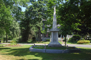 The Bloody Brook Monument marks the area in which Captain Lathrop and his men were ambushed while escorting supplies being evacuated from Deerfield. 42 of Lathrop’s men were killed in the fighting, described by a contemporary chronicler of the war as “the very Flower of Essex.”